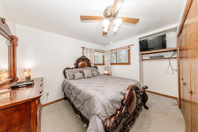 6770 Lee Harbor LANE, Oshkosh, WI 54902