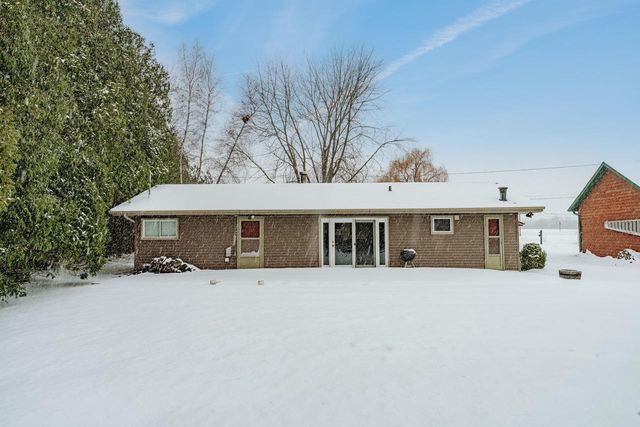 6770 Lee Harbor LANE, Oshkosh, WI 54902