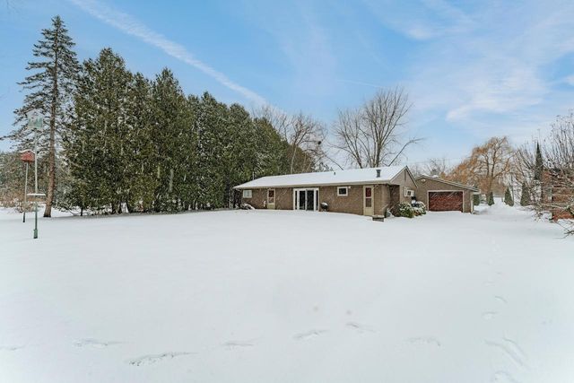 6770 Lee Harbor LANE, Oshkosh, WI 54902