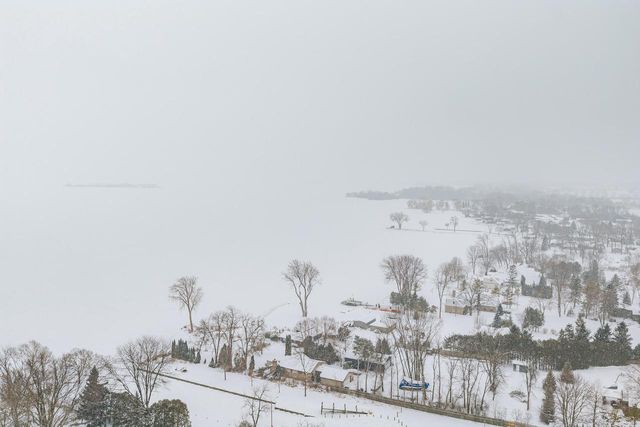 6770 Lee Harbor LANE, Oshkosh, WI 54902