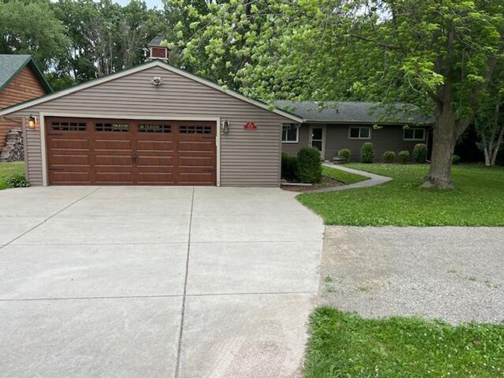 6770 Lee Harbor LANE, Oshkosh, WI 54902
