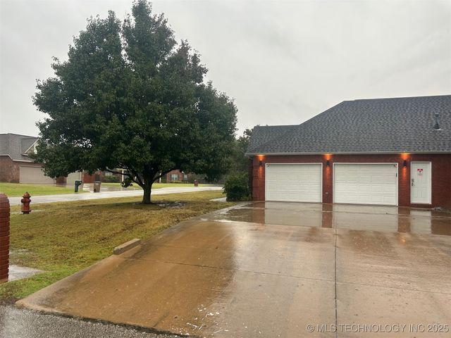 1104 SW 22nd Street, Wagoner, OK 74467