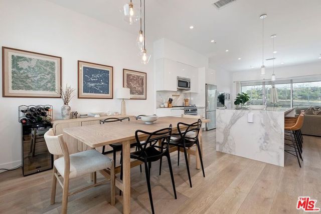 957 Figueroa Terrace 313, Los Angeles, CA 90012