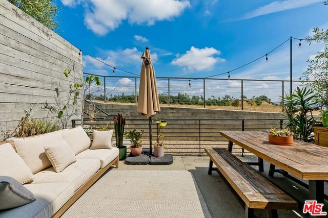 957 Figueroa Terrace 313, Los Angeles, CA 90012