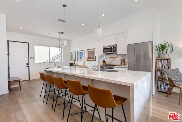 957 Figueroa Terrace 313, Los Angeles, CA 90012