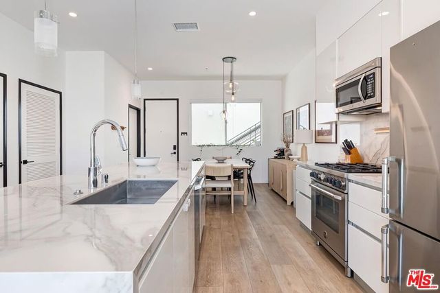 957 Figueroa Terrace 313, Los Angeles, CA 90012