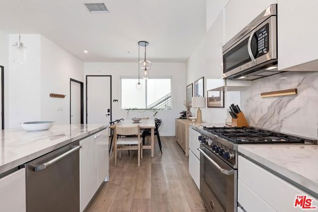 957 Figueroa Terrace 313, Los Angeles, CA 90012
