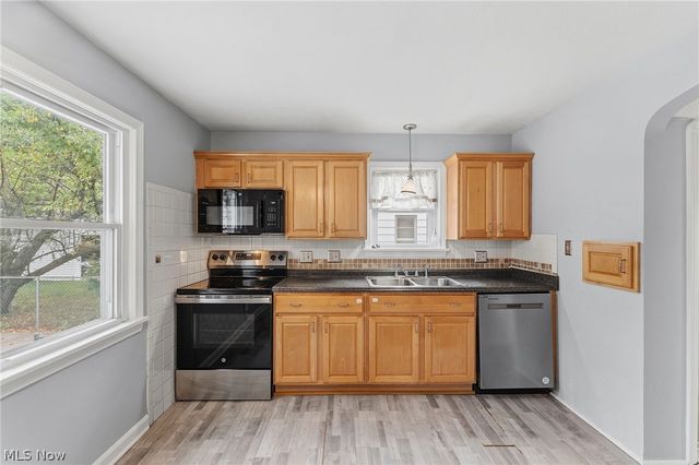 4338 Silsby Road, University Heights, OH 44118