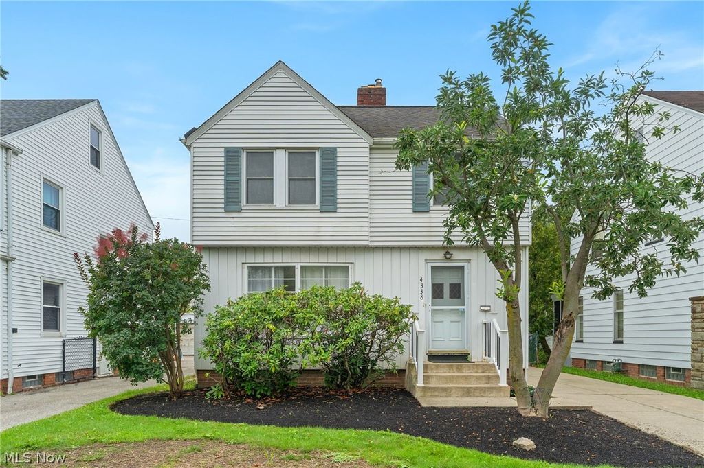 4338 Silsby Road, University Heights, OH 44118