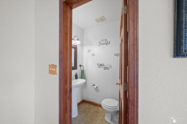 6925 Kirtwood Drive, Bedford Twp, MI 48182