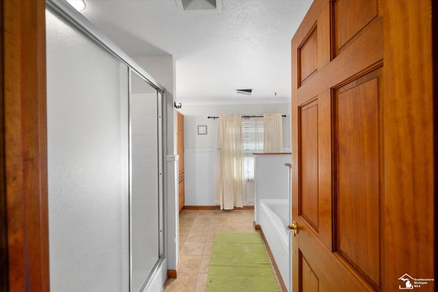 6925 Kirtwood Drive, Bedford Twp, MI 48182