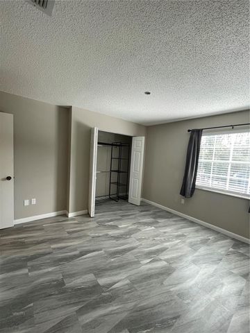 7218 E BANK DR, Tampa, FL 33617