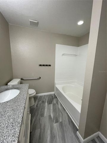 7218 E BANK DR, Tampa, FL 33617