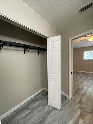 7218 E BANK DR, Tampa, FL 33617