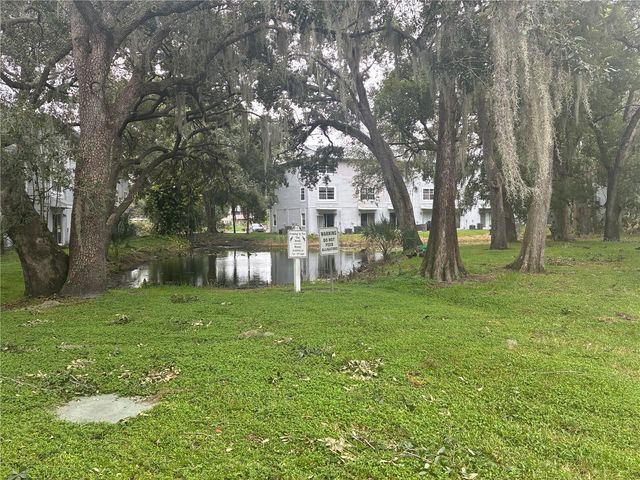 7218 E BANK DR, Tampa, FL 33617