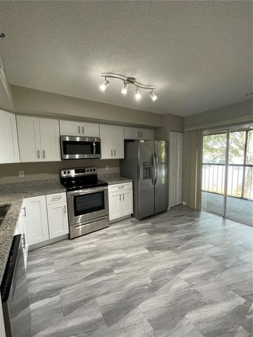 7218 E BANK DR, Tampa, FL 33617