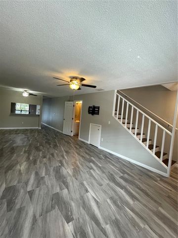 7218 E BANK DR, Tampa, FL 33617