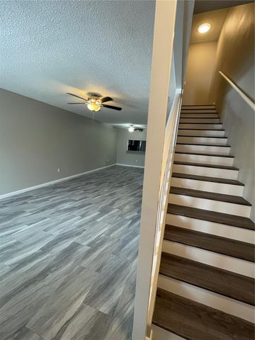 7218 E BANK DR, Tampa, FL 33617