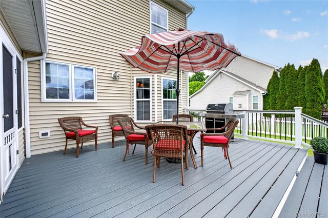 42 Plum Court Drive, Poughquag, NY 12570