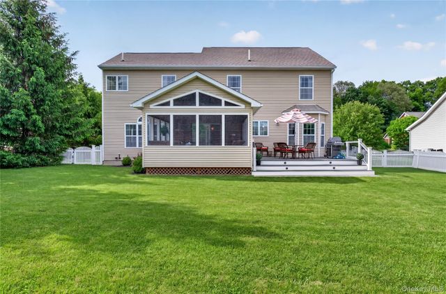 42 Plum Court Drive, Poughquag, NY 12570