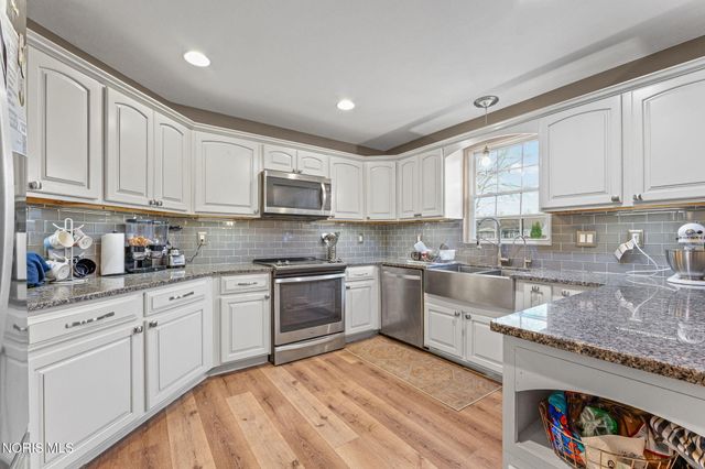 1463 Misty Oaks Drive, Findlay, OH 45840