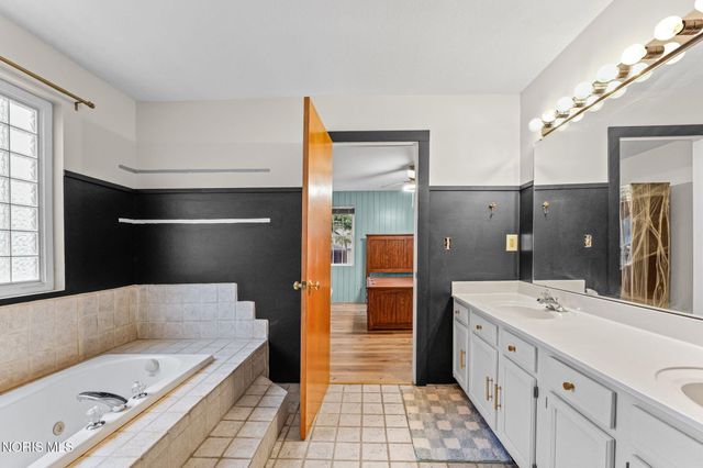 1463 Misty Oaks Drive, Findlay, OH 45840