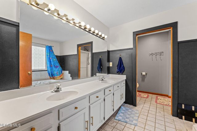 1463 Misty Oaks Drive, Findlay, OH 45840