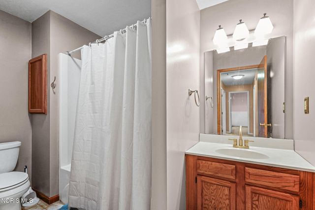 1463 Misty Oaks Drive, Findlay, OH 45840