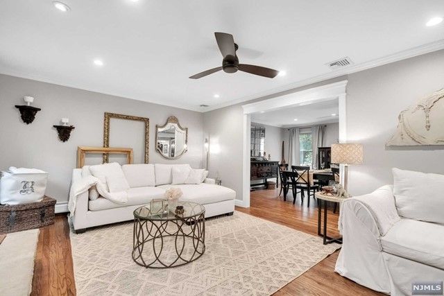 17 Babcock Road, Mahwah, NJ 07430