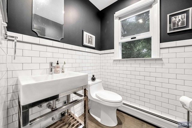 17 Babcock Road, Mahwah, NJ 07430