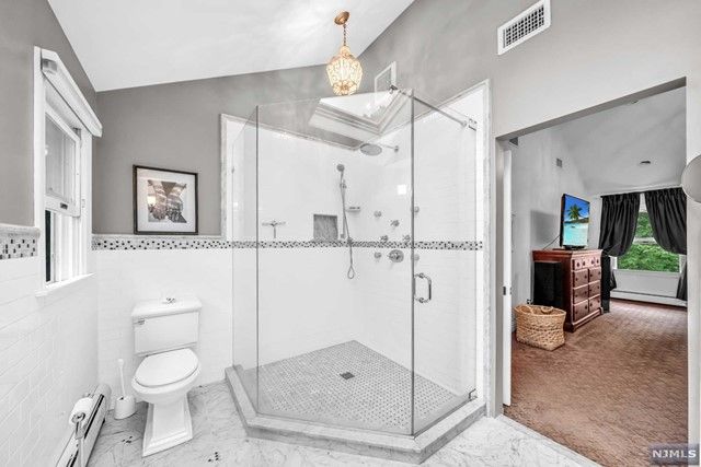 17 Babcock Road, Mahwah, NJ 07430