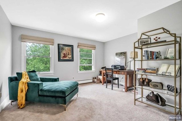 17 Babcock Road, Mahwah, NJ 07430
