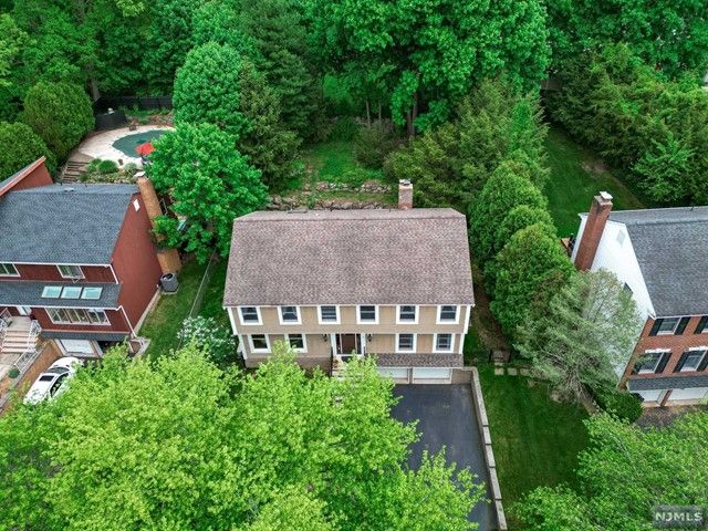 17 Babcock Road, Mahwah, NJ 07430