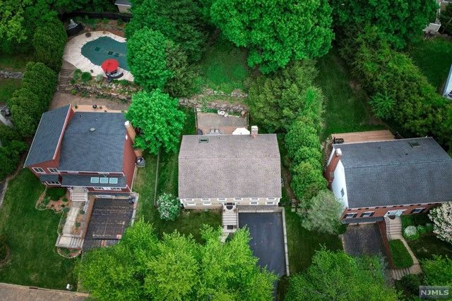 17 Babcock Road, Mahwah, NJ 07430
