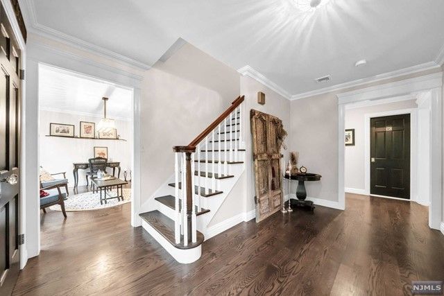 17 Babcock Road, Mahwah, NJ 07430