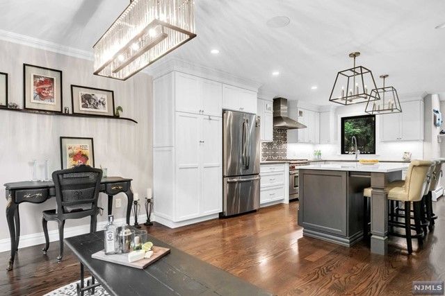 17 Babcock Road, Mahwah, NJ 07430