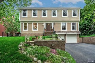 17 Babcock Road, Mahwah, NJ 07430