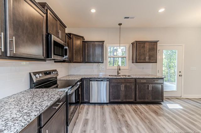 87 Onslow Court, Spring Lake, NC 28390