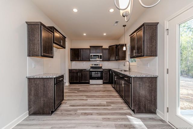 87 Onslow Court, Spring Lake, NC 28390