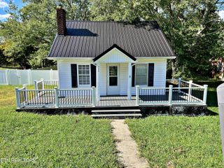 302 W Farrell St, Niota, TN 37826