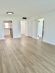 2431 SW 82nd Avenue 204, Davie, FL 33324