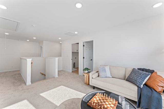 2942 Sharpstone Dr, Columbia, TN 38401