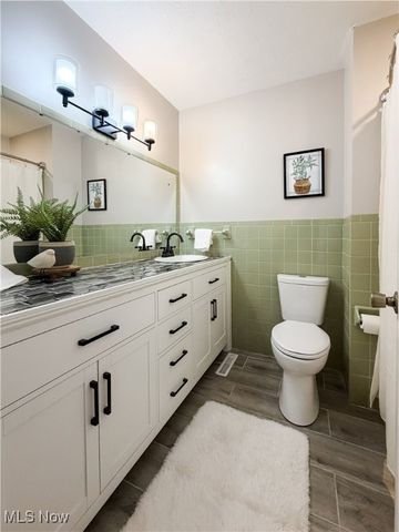 130 N Hills Drive, Parkersburg, WV 26104