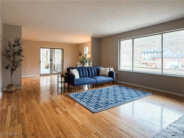 130 N Hills Drive, Parkersburg, WV 26104