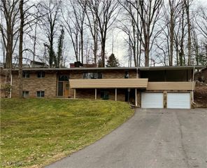 130 N Hills Drive, Parkersburg, WV 26104