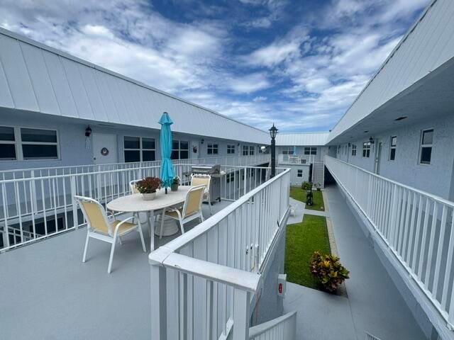 2400 NE 16th Street Unit 205, Pompano Beach, FL 33062