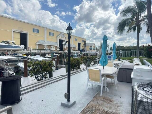 2400 NE 16th Street Unit 205, Pompano Beach, FL 33062