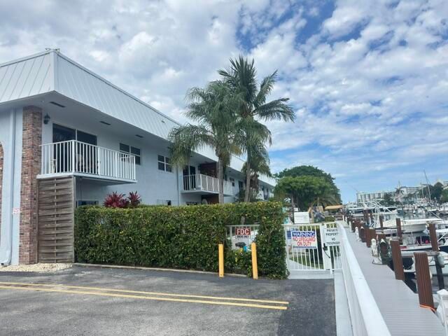 2400 NE 16th Street Unit 205, Pompano Beach, FL 33062