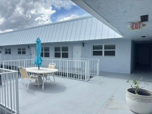 2400 NE 16th Street Unit 205, Pompano Beach, FL 33062