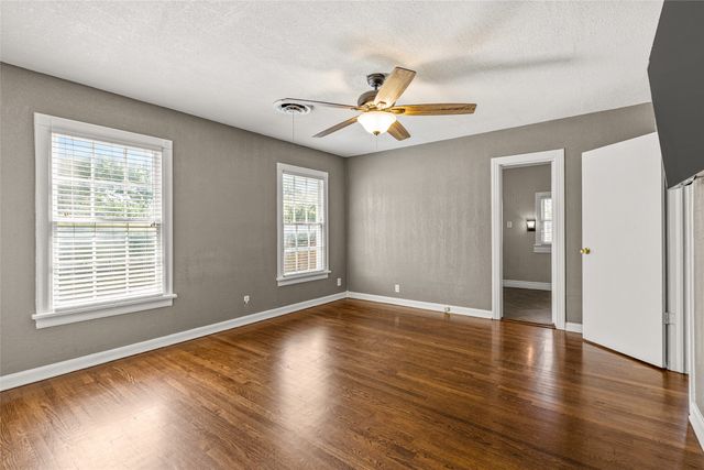 3901 Linden Avenue, Fort Worth, TX 76107